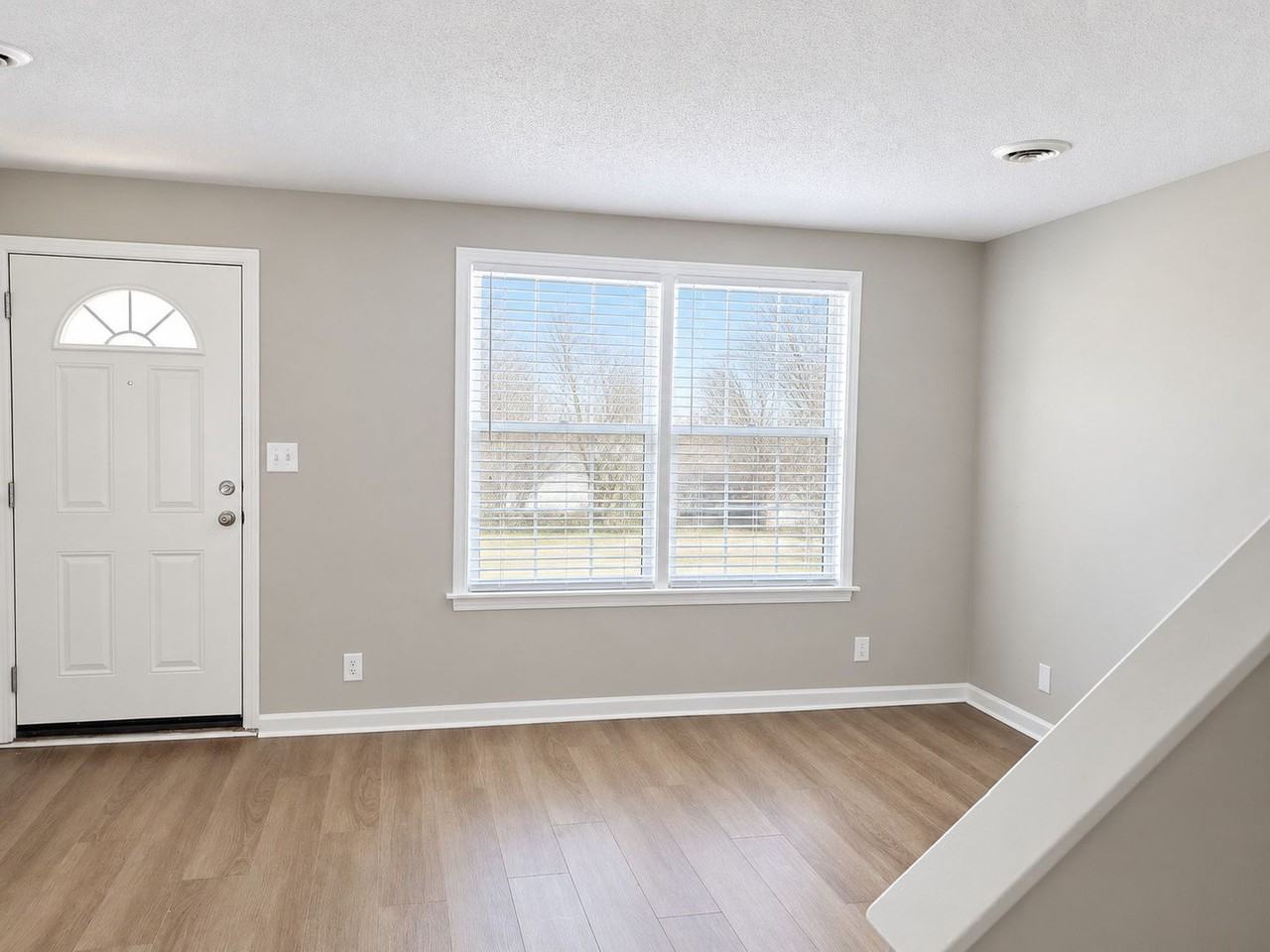 610 Commerce St ##22 - Photo 3 of 21