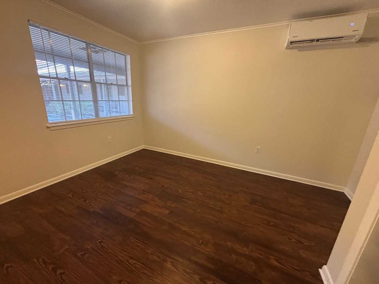 The Evangeline Apartments - Photo 4 of 12