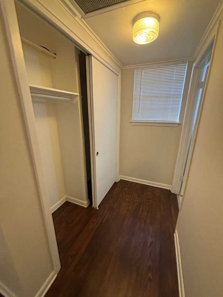 The Evangeline Apartments - Photo 5 of 12