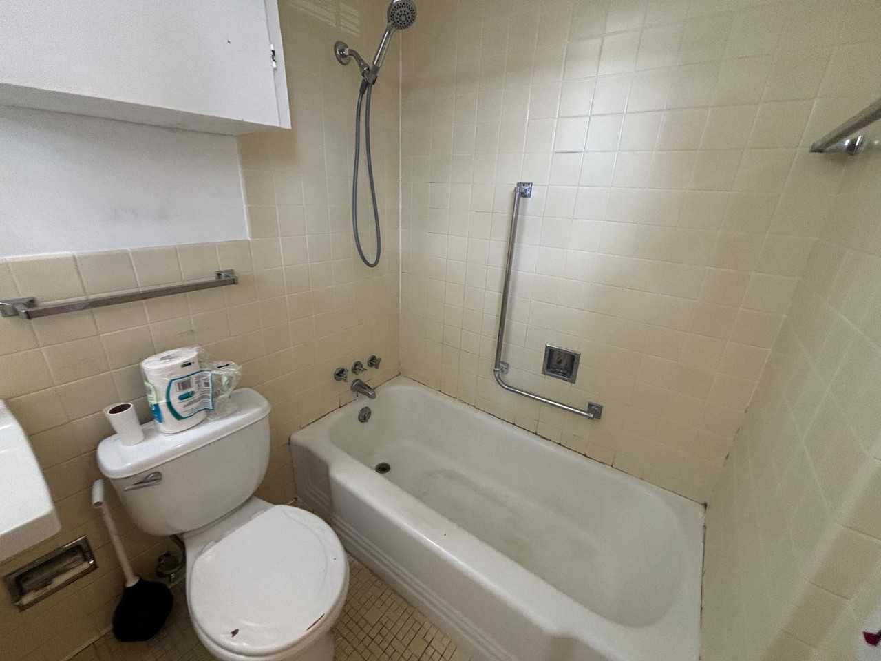 The Evangeline Apartments - Photo 6 of 12
