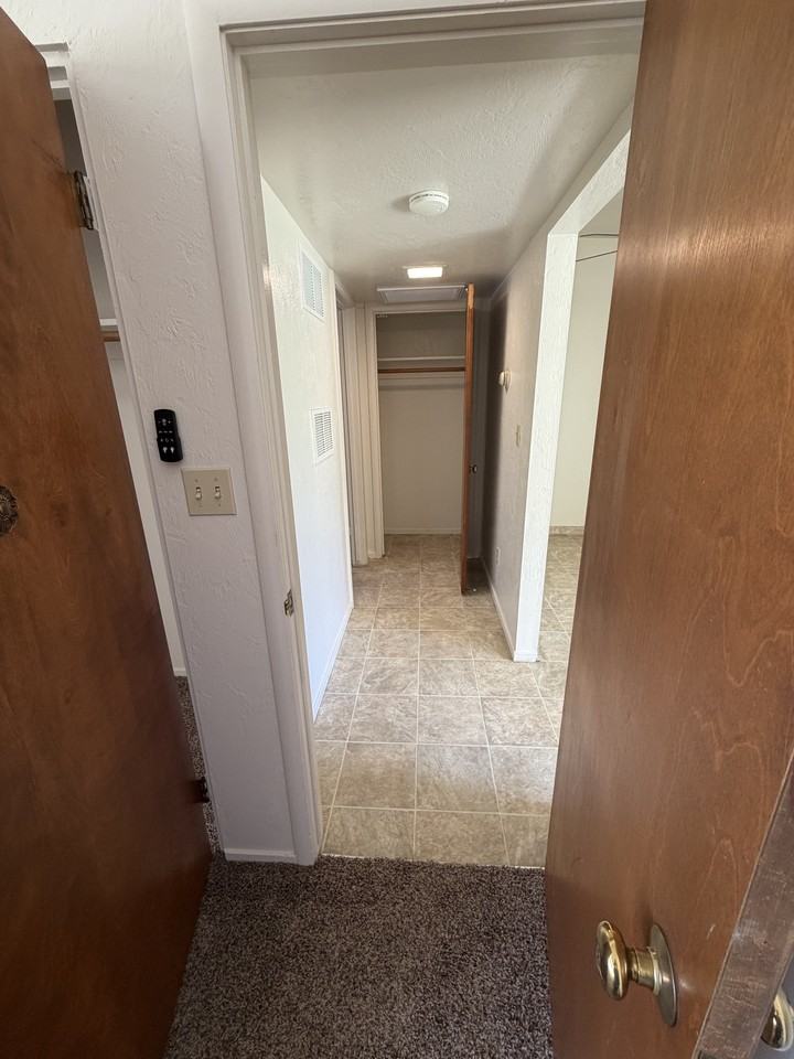 602 S Court St #B - Photo 7 of 9