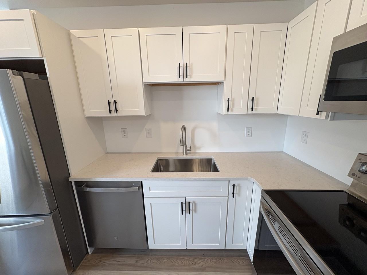 8 Chestnut St #2C - Photo 4 of 12