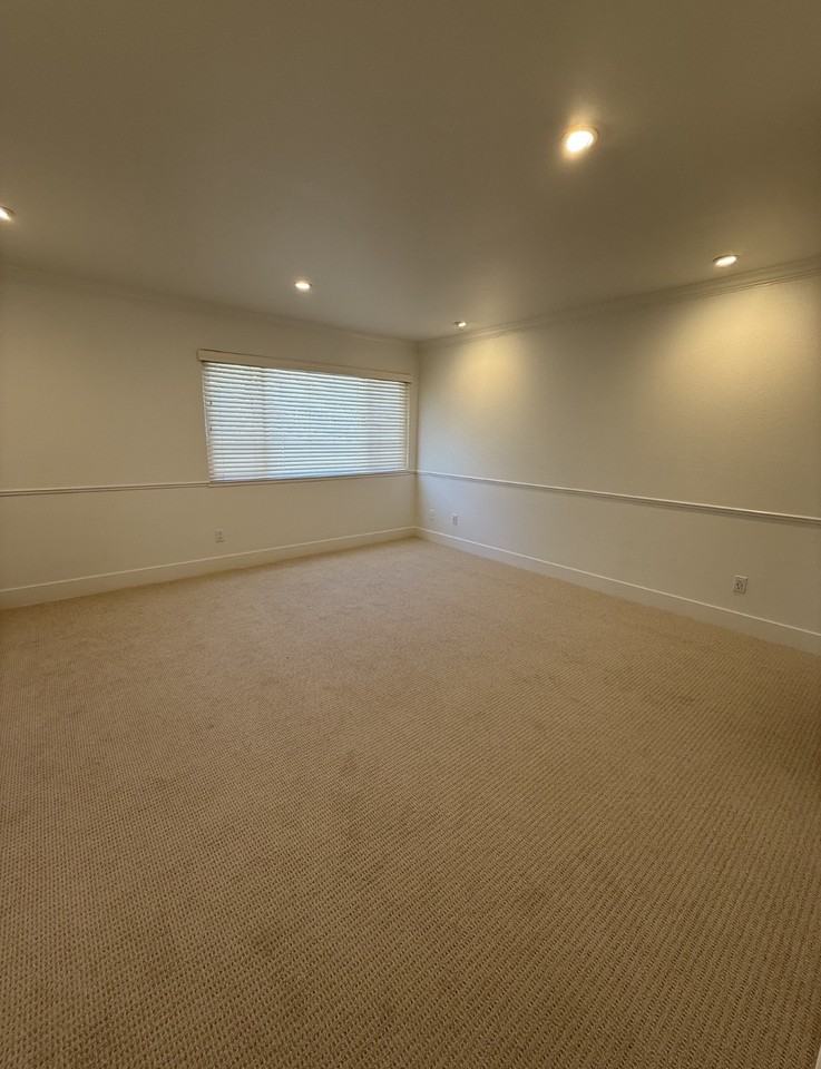 1020 Poplar Dr #1020 - Photo 7 of 23
