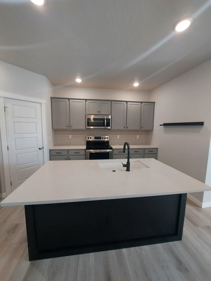 5083 W Milano St #NA - Photo 4 of 20