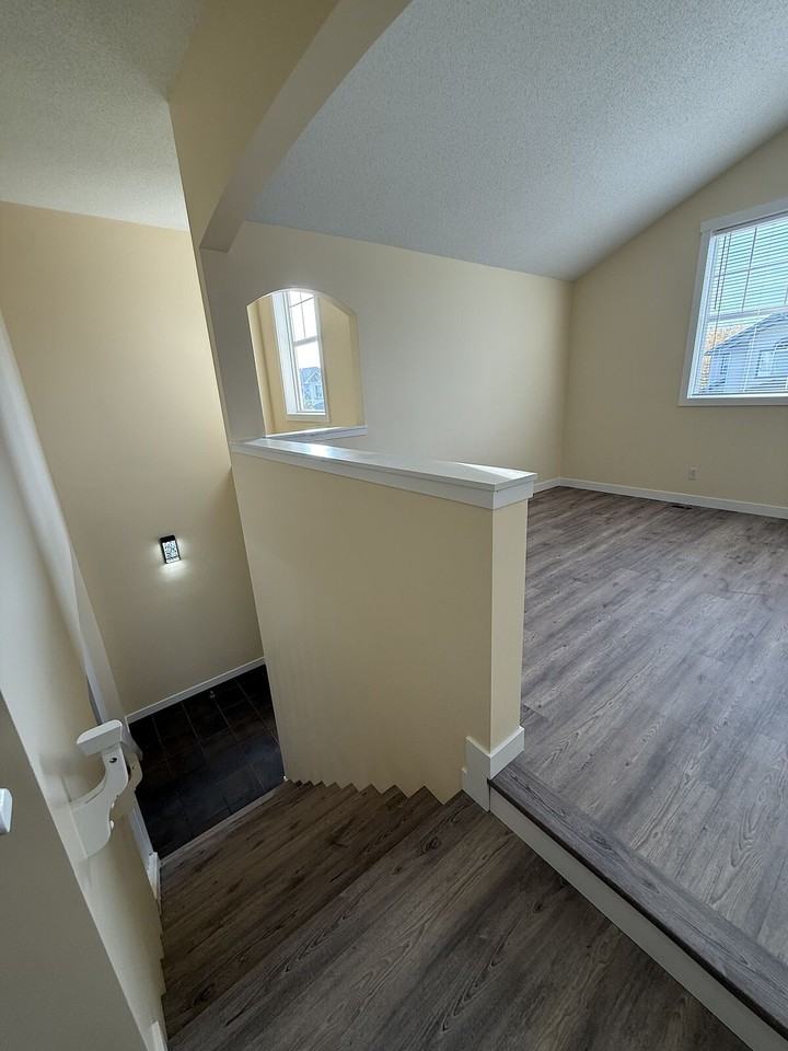 98 Brightondale Parade Se - Photo 5 of 48