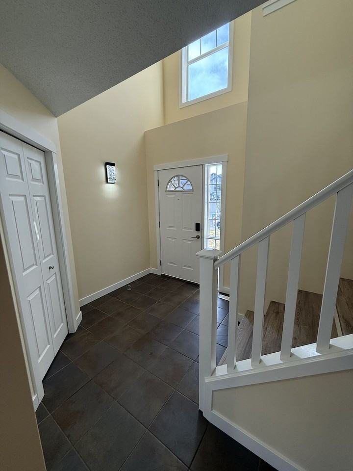 98 Brightondale Parade Se - Photo 6 of 48