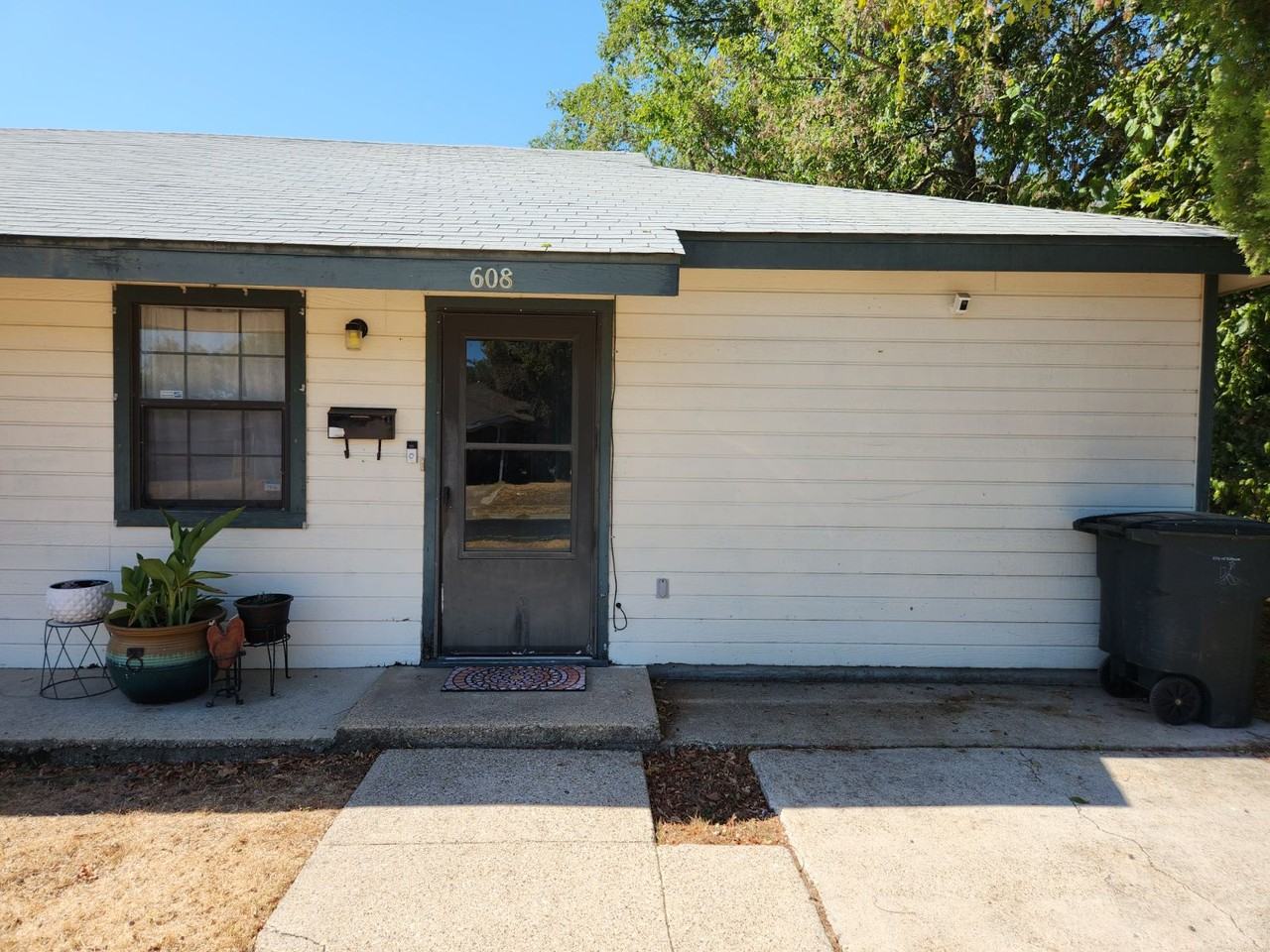 608 Carrie Ave #NA - Photo 2 of 17