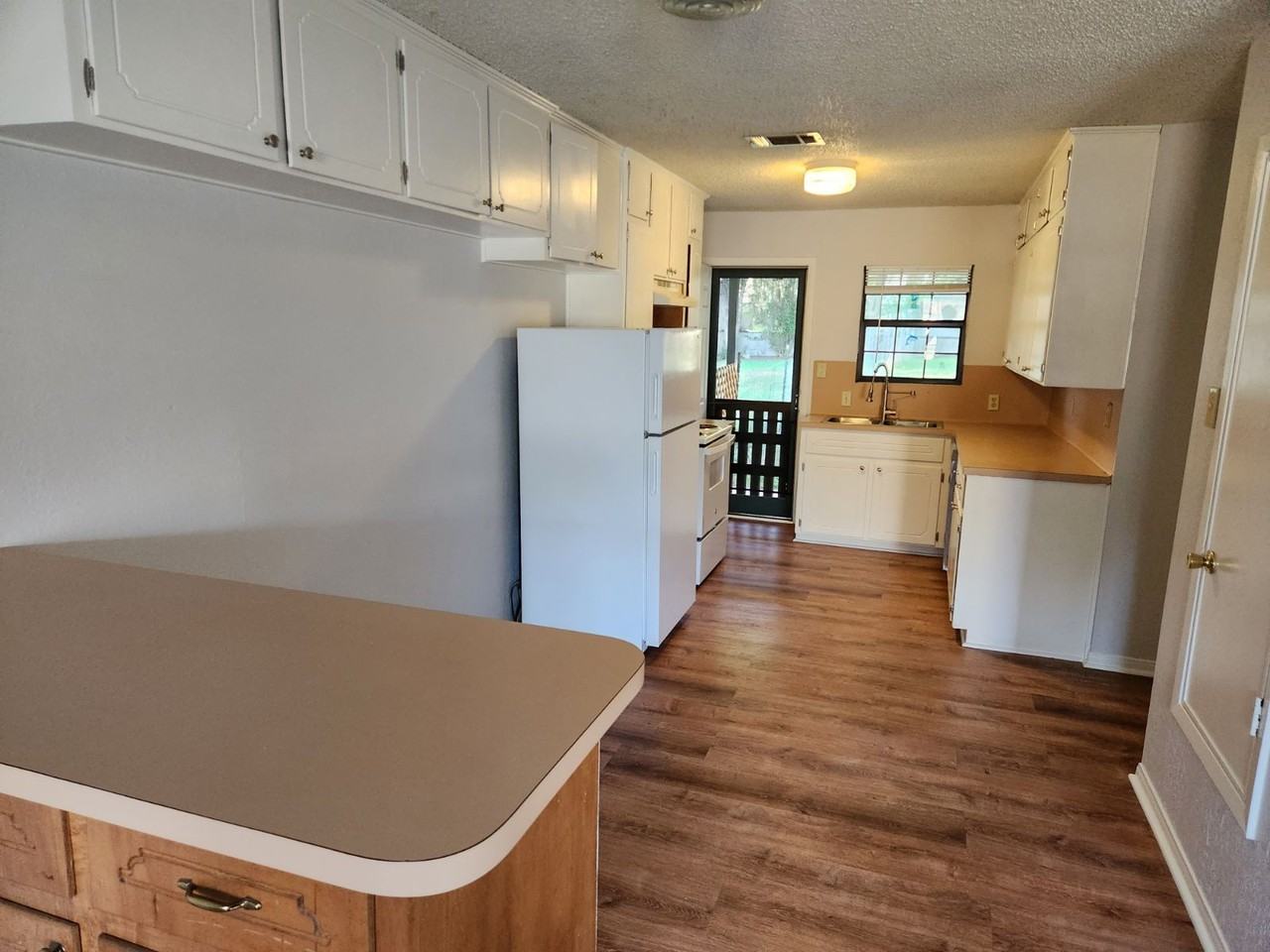 608 Carrie Ave #NA - Photo 3 of 17