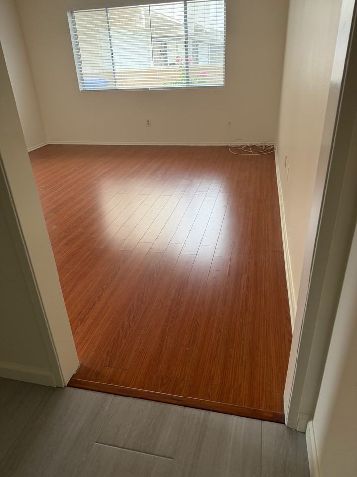 2221 Curtis Ave #4 - Photo 2 of 13