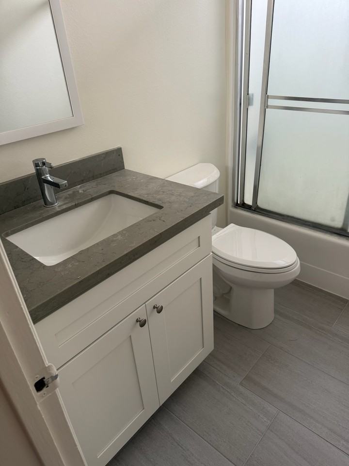 2221 Curtis Ave #4 - Photo 6 of 13