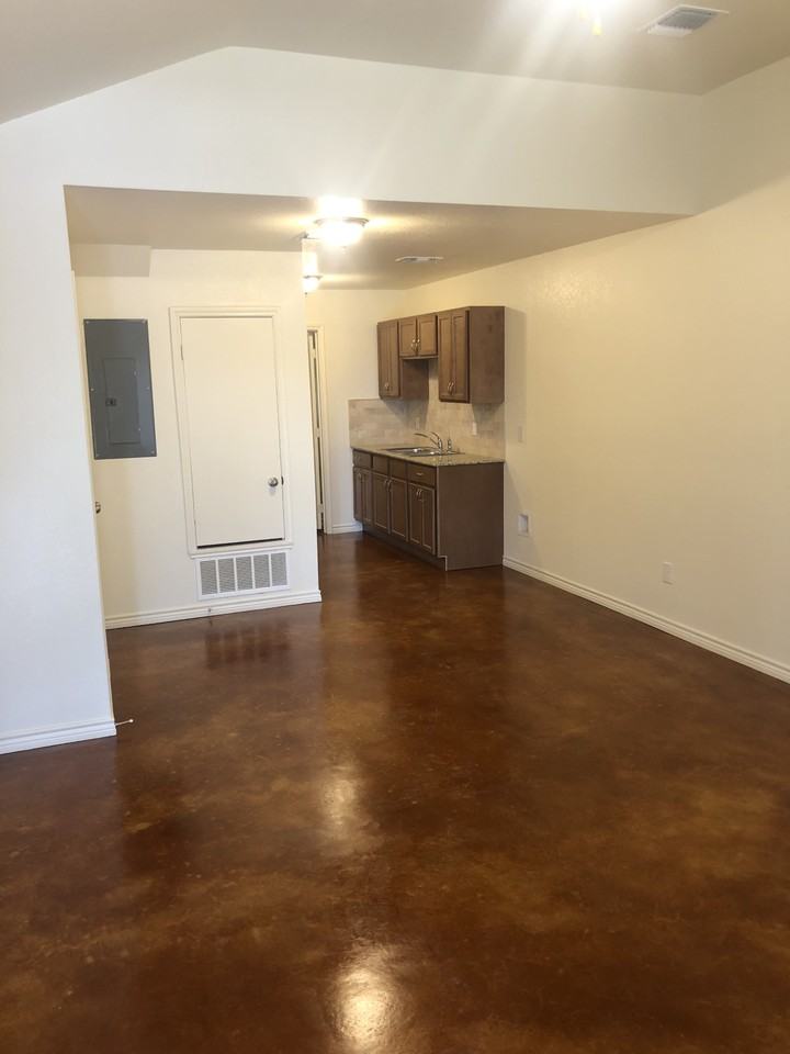 707 S 15th St #A - Photo 3 of 12