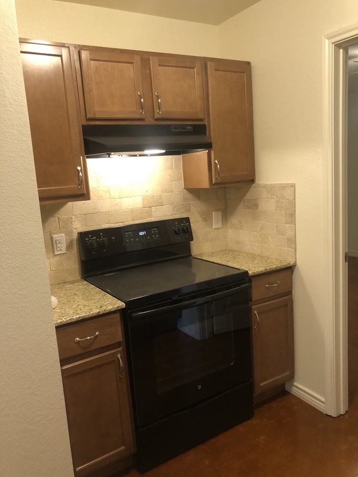 707 S 15th St #A - Photo 5 of 12