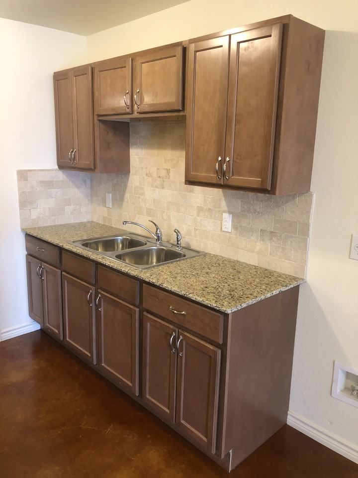 707 S 15th St #A - Photo 6 of 12