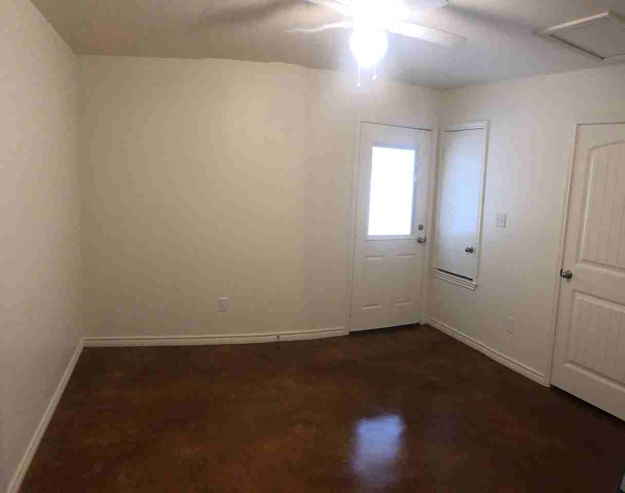 707 S 15th St #A - Photo 7 of 12