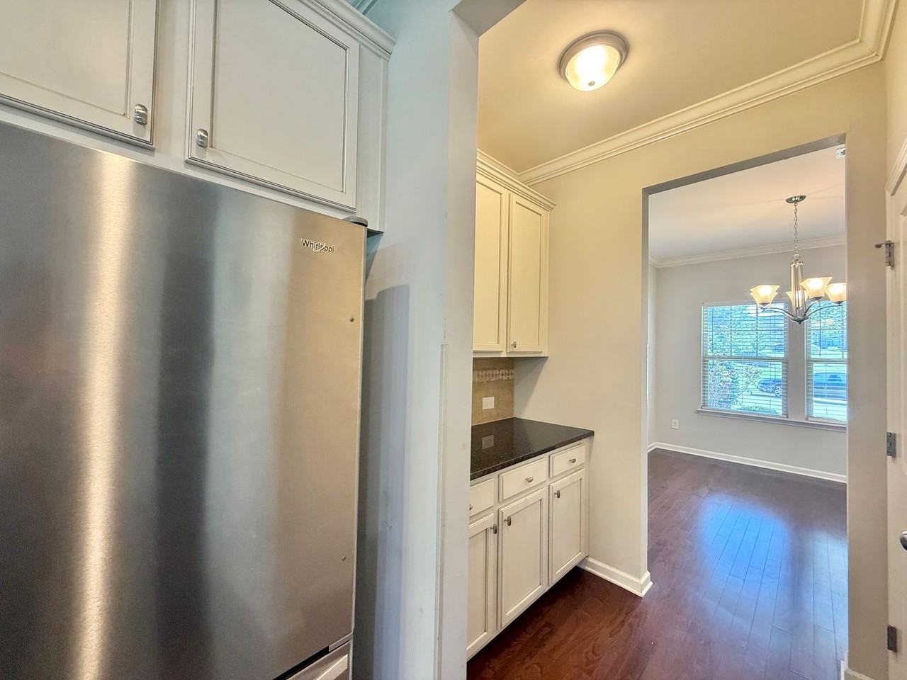 310 Princess Pl - Photo 6 of 34