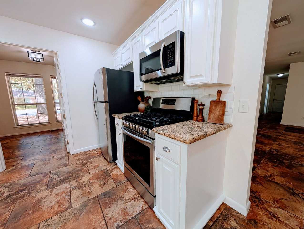 10 Clay Ave - Photo 3 of 23