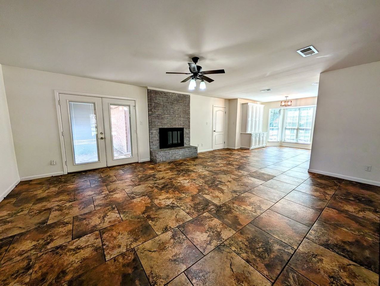 10 Clay Ave - Photo 5 of 23