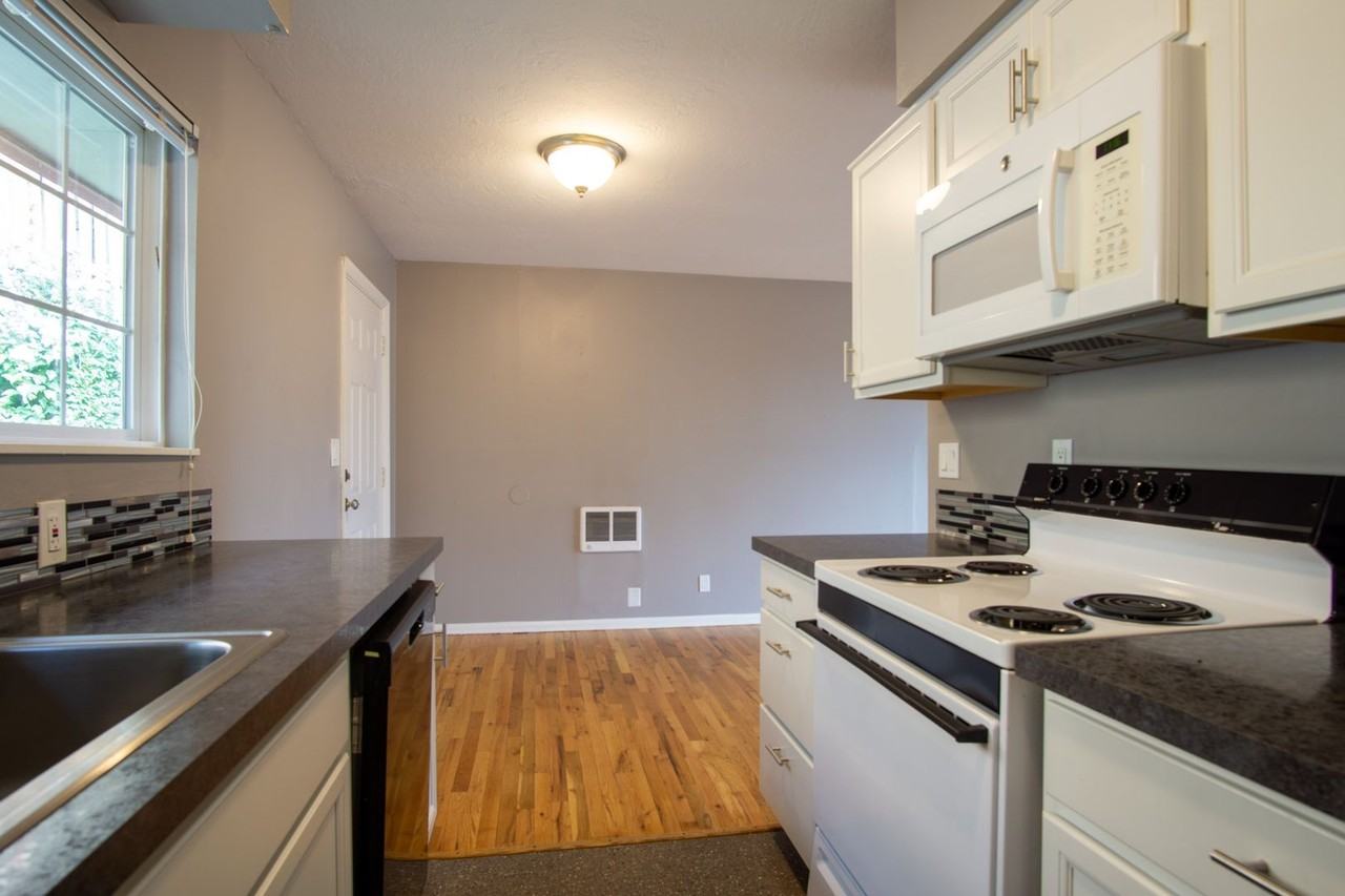 5025 S Corbett Ave #15 - Photo 3 of 20