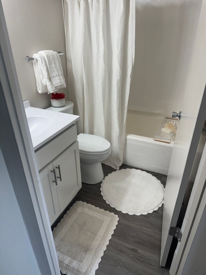 4235 Americana Dr - Photo 2 of 5