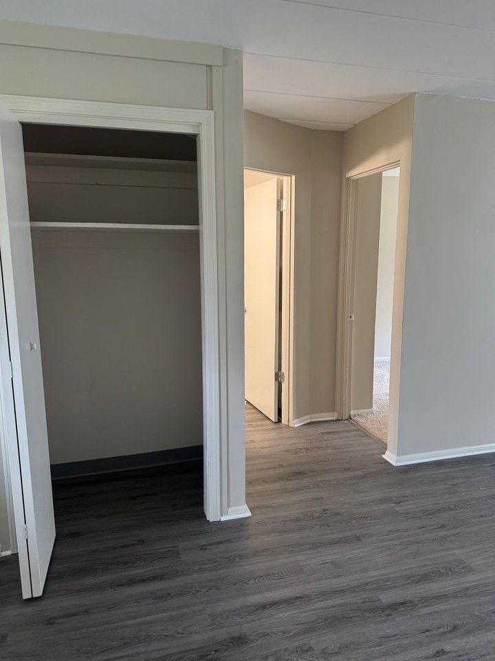 4235 Americana Dr - Photo 4 of 5