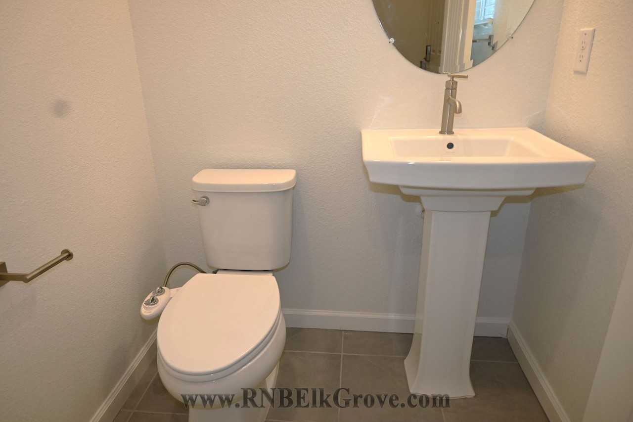 8249 Peterborough Way - Photo 3 of 30