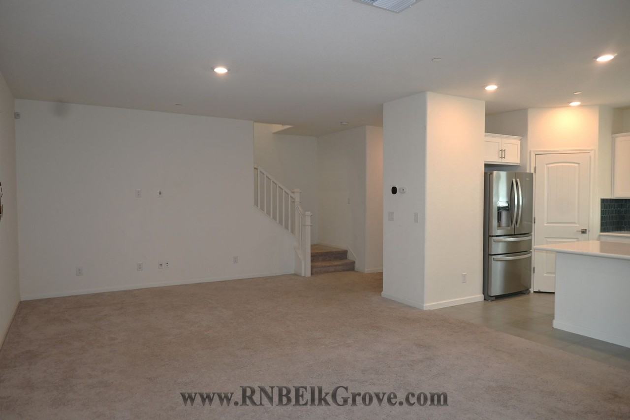 8249 Peterborough Way - Photo 6 of 30