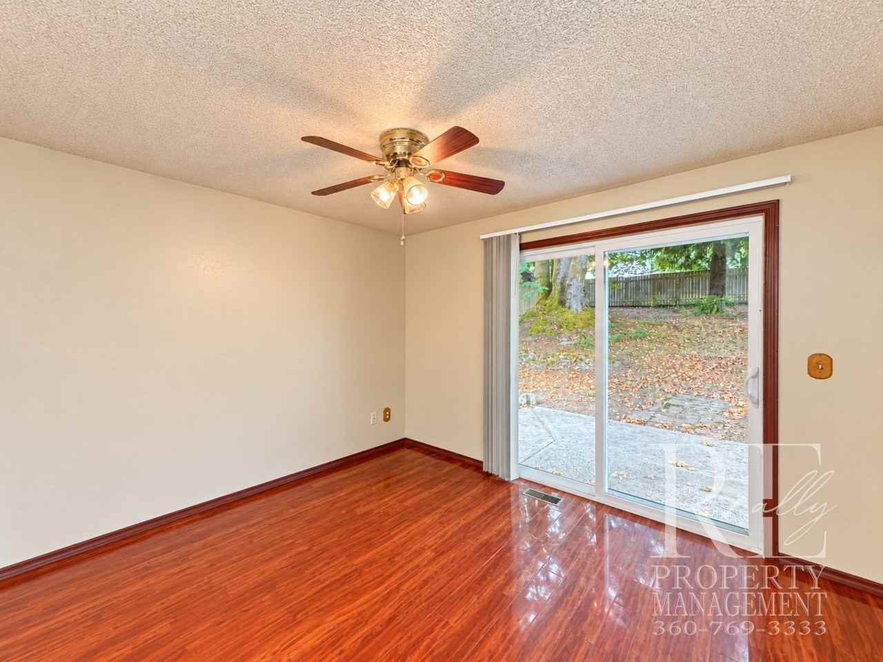 7880 Oxbow Ave Ne - Photo 7 of 34