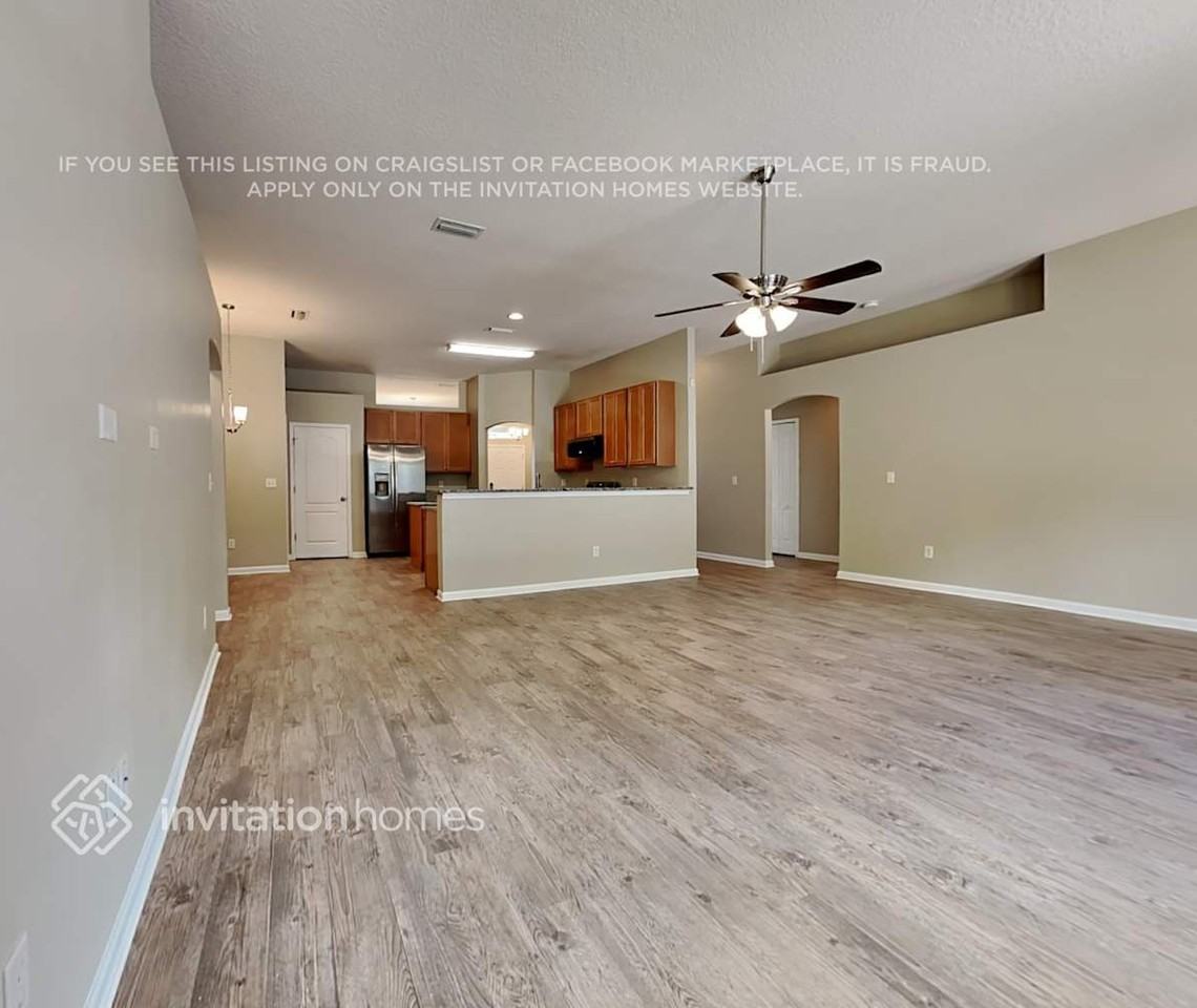 10822 Stanton Hills Dr E - Photo 3 of 22