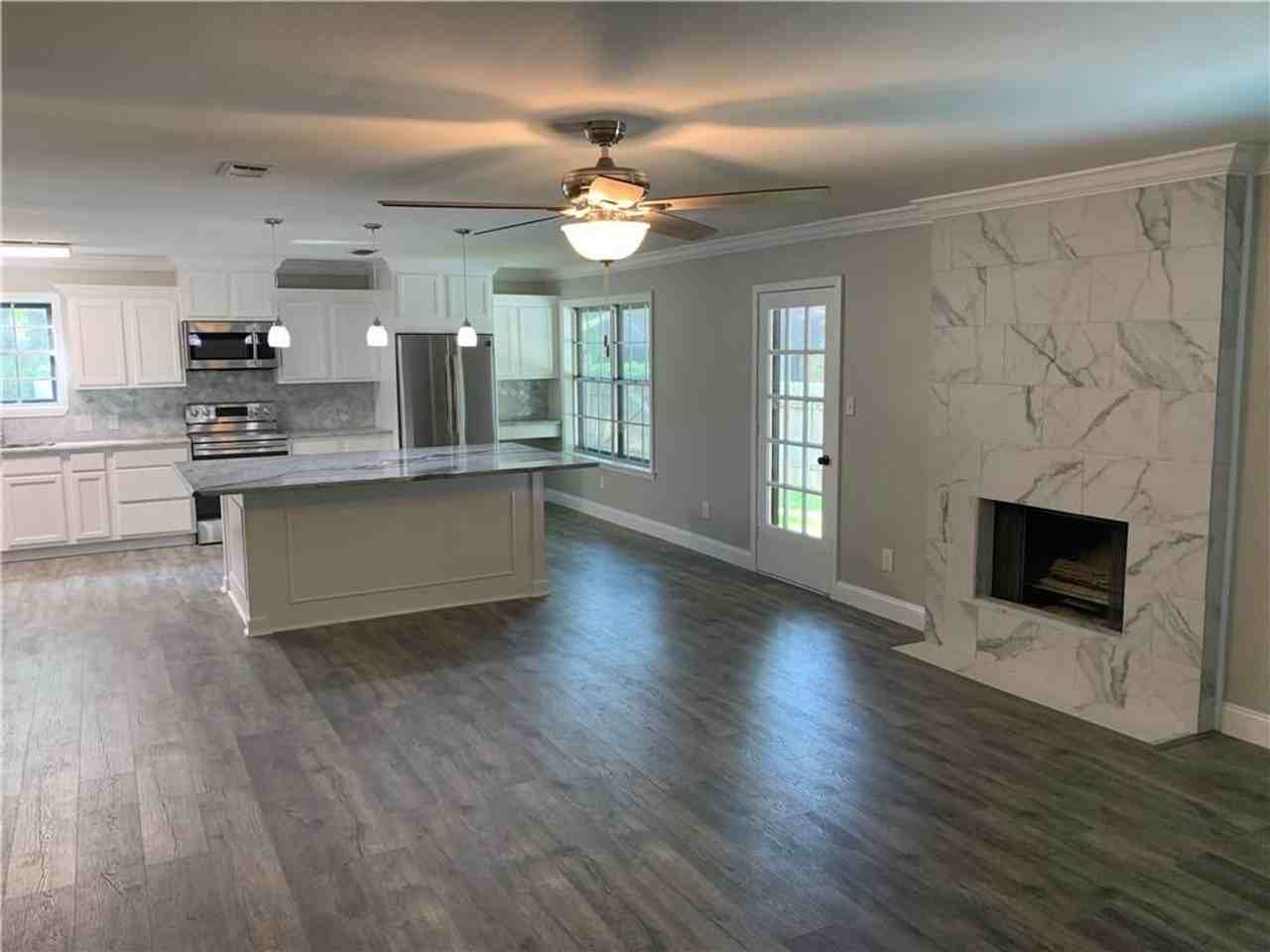 6007 Stagg Cir - Photo 4 of 9