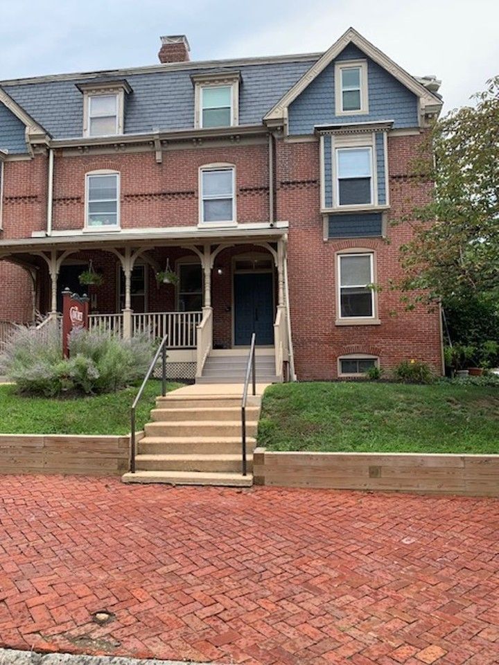 1303 W 13th St
