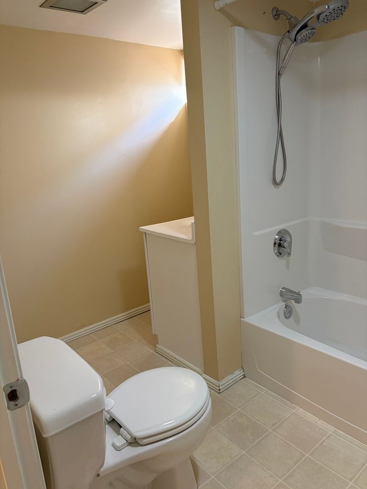 2414 Meadowood St - Photo 7 of 13