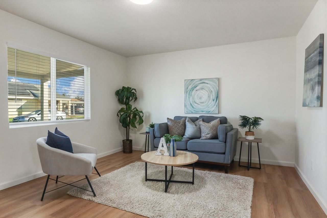 107 Walnut-120 Williford - Photo 4 of 10