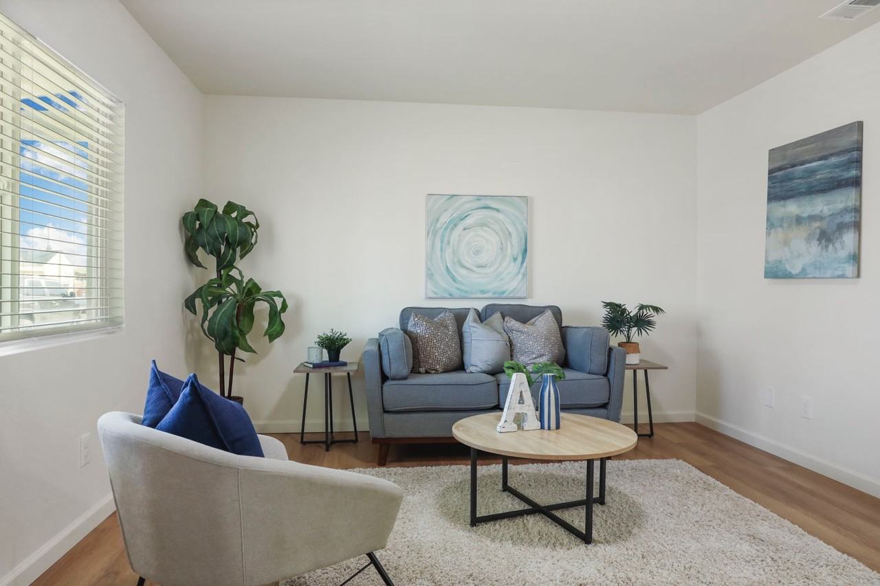 107 Walnut-120 Williford - Photo 5 of 10