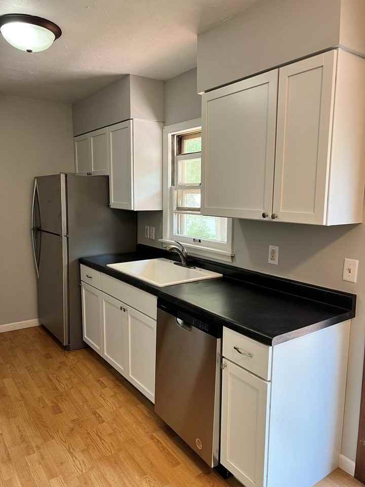 405 Ronalds St - Photo 3 of 15