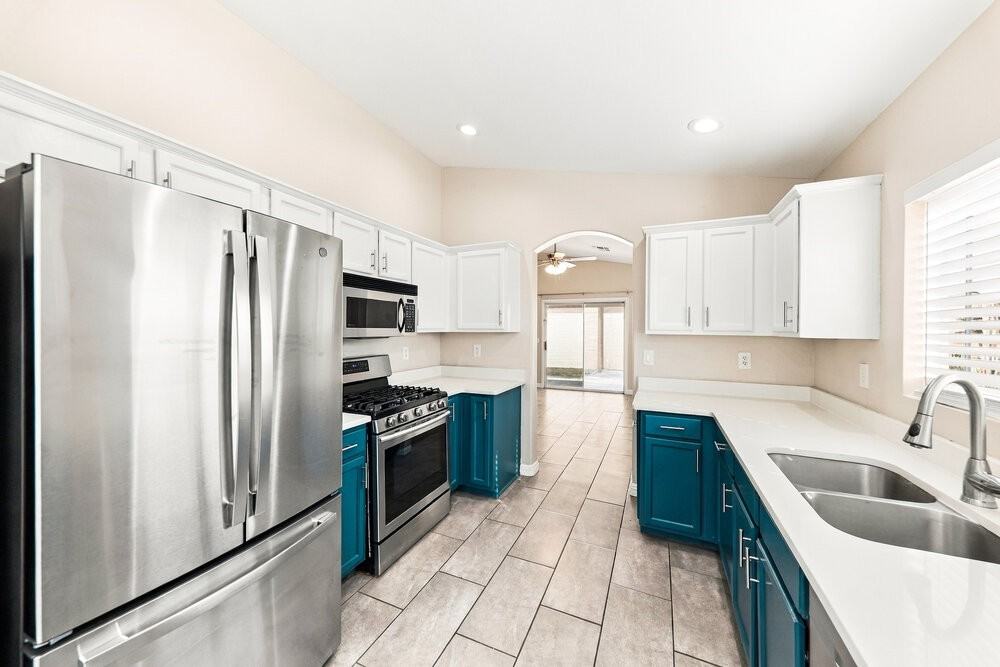 12702 W Aster Dr - Photo 6 of 16