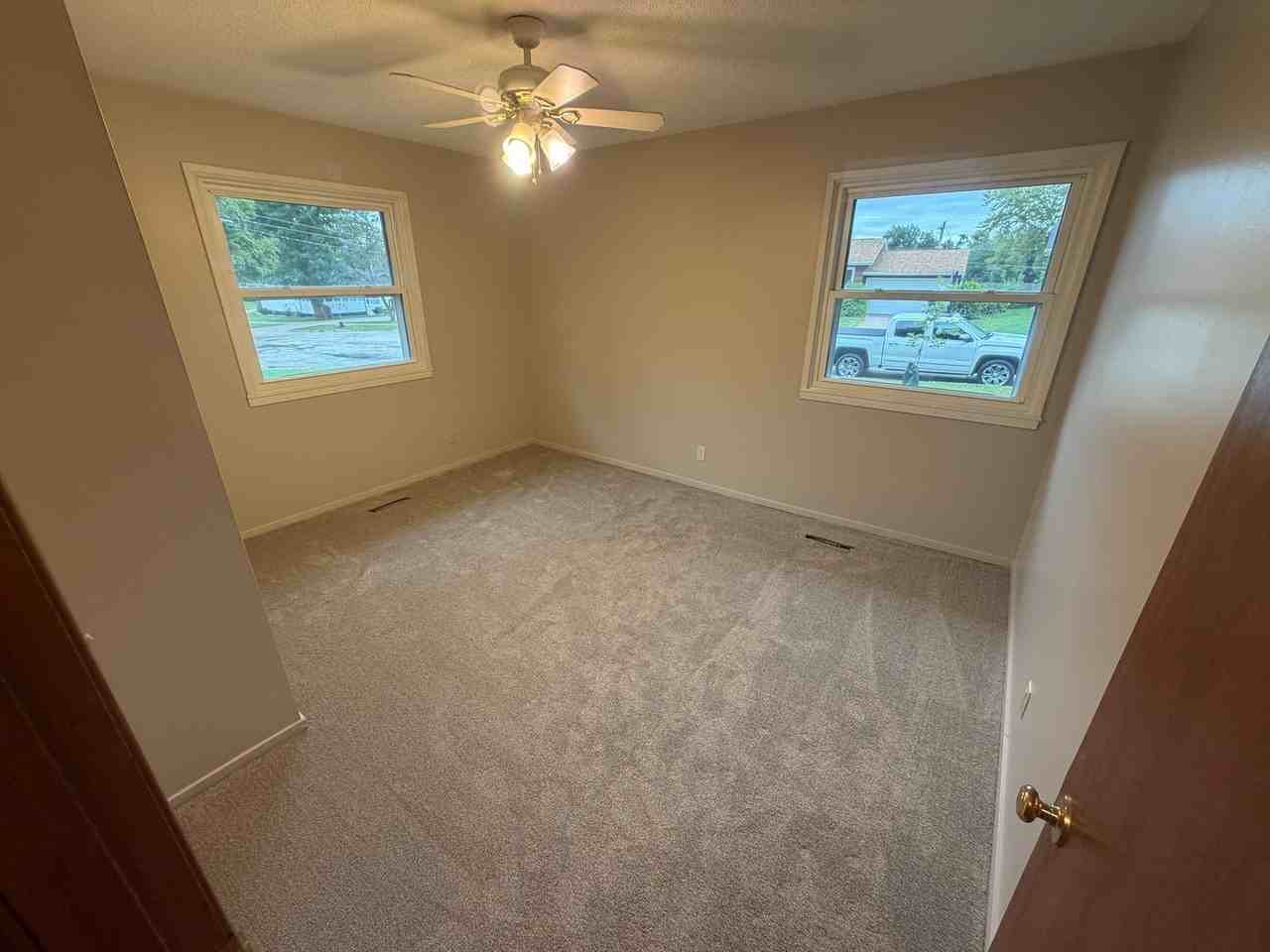 280 Owen St Nw - Photo 7 of 11