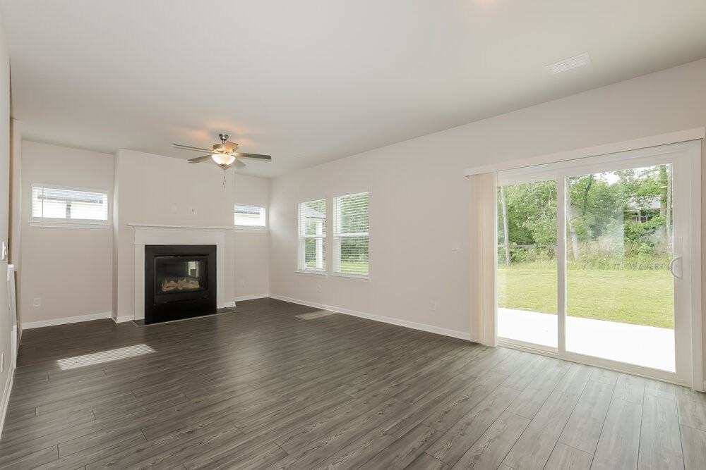 165 Long Leaf St - Photo 4 of 17