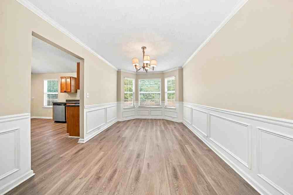 824 Brisley Cir - Photo 6 of 17
