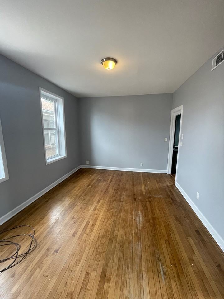 4920 W 30th St #2R - Photo 2 of 15
