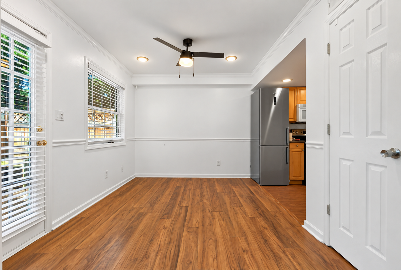 771 Jordan Ln - Photo 3 of 16