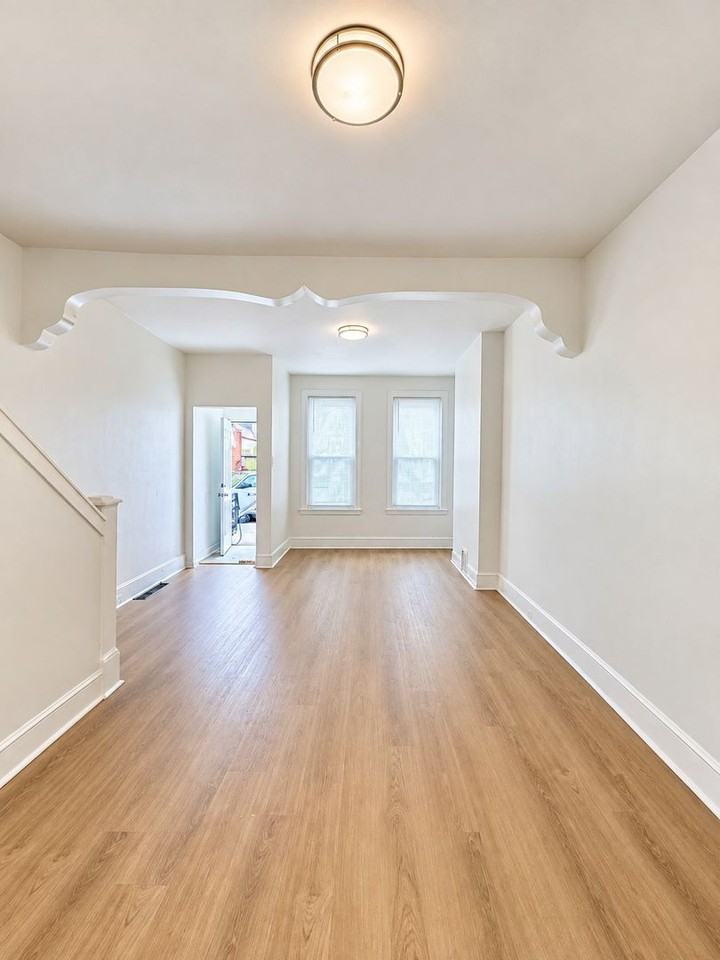 3034 Emerald St - Photo 3 of 22