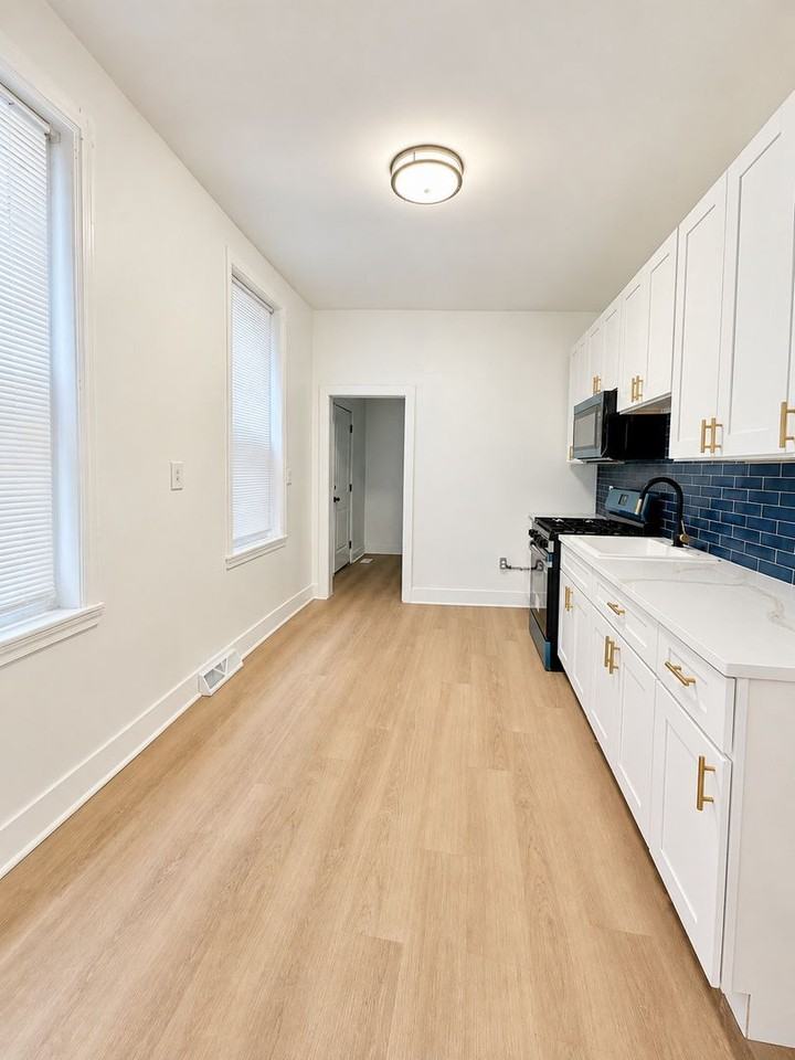 3034 Emerald St - Photo 5 of 22