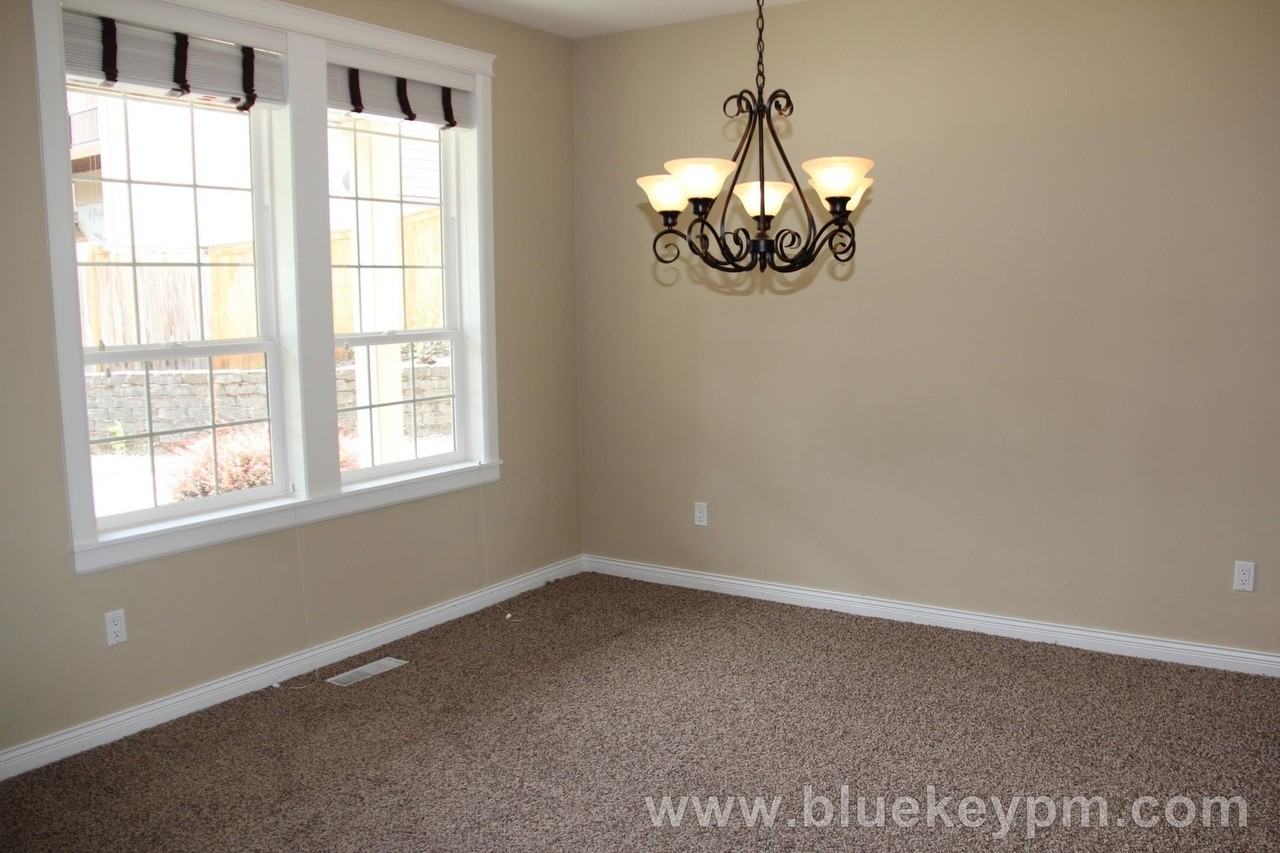 302 Nw 53rd Cir - Photo 3 of 21