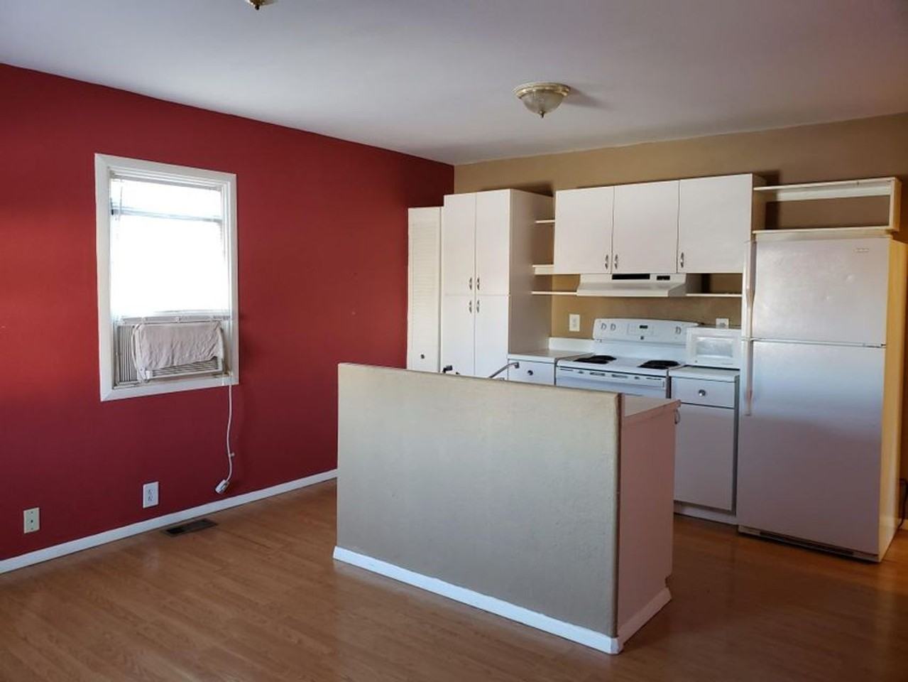 800 Robinson Ave - Photo 2 of 12