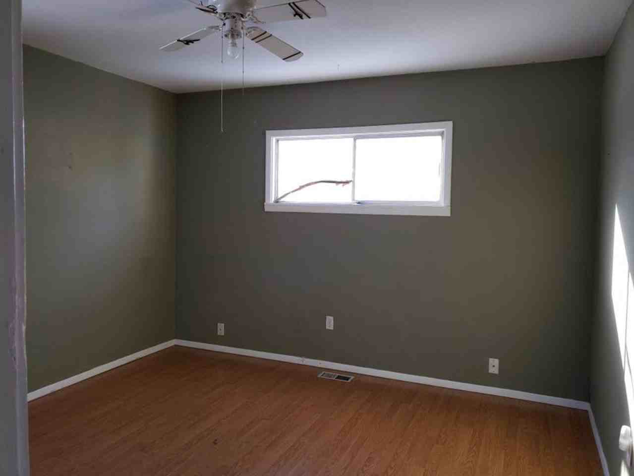 800 Robinson Ave - Photo 5 of 12