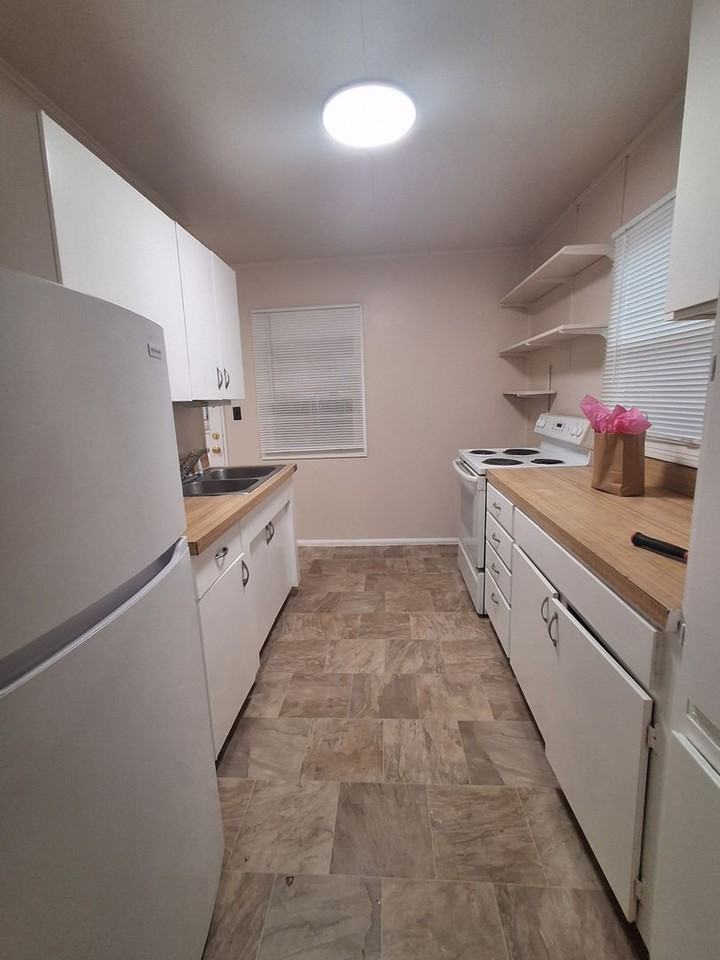 612 E Saint Elmo Ave - Photo 5 of 13