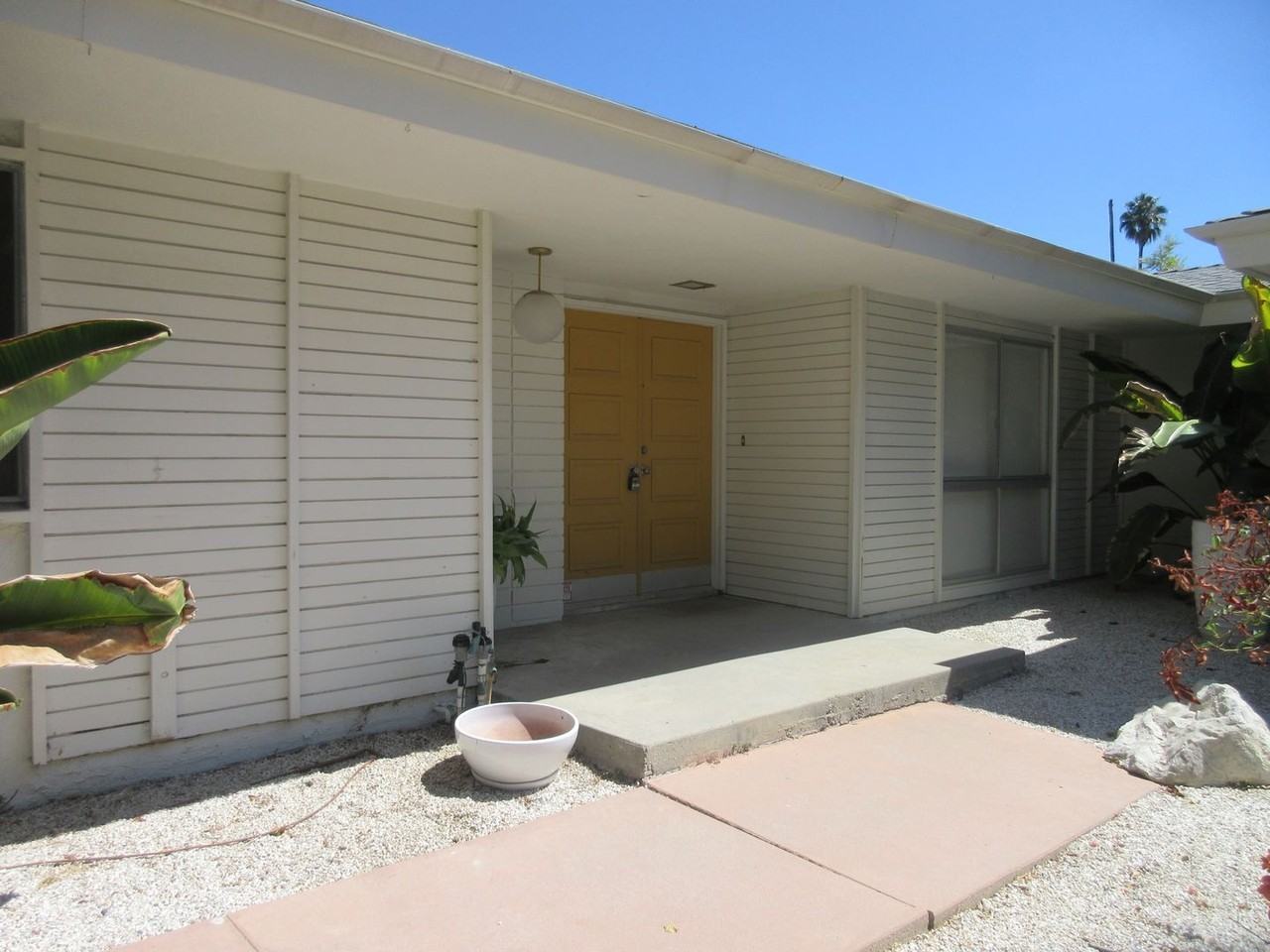 24300 Hatteras St - Photo 3 of 35