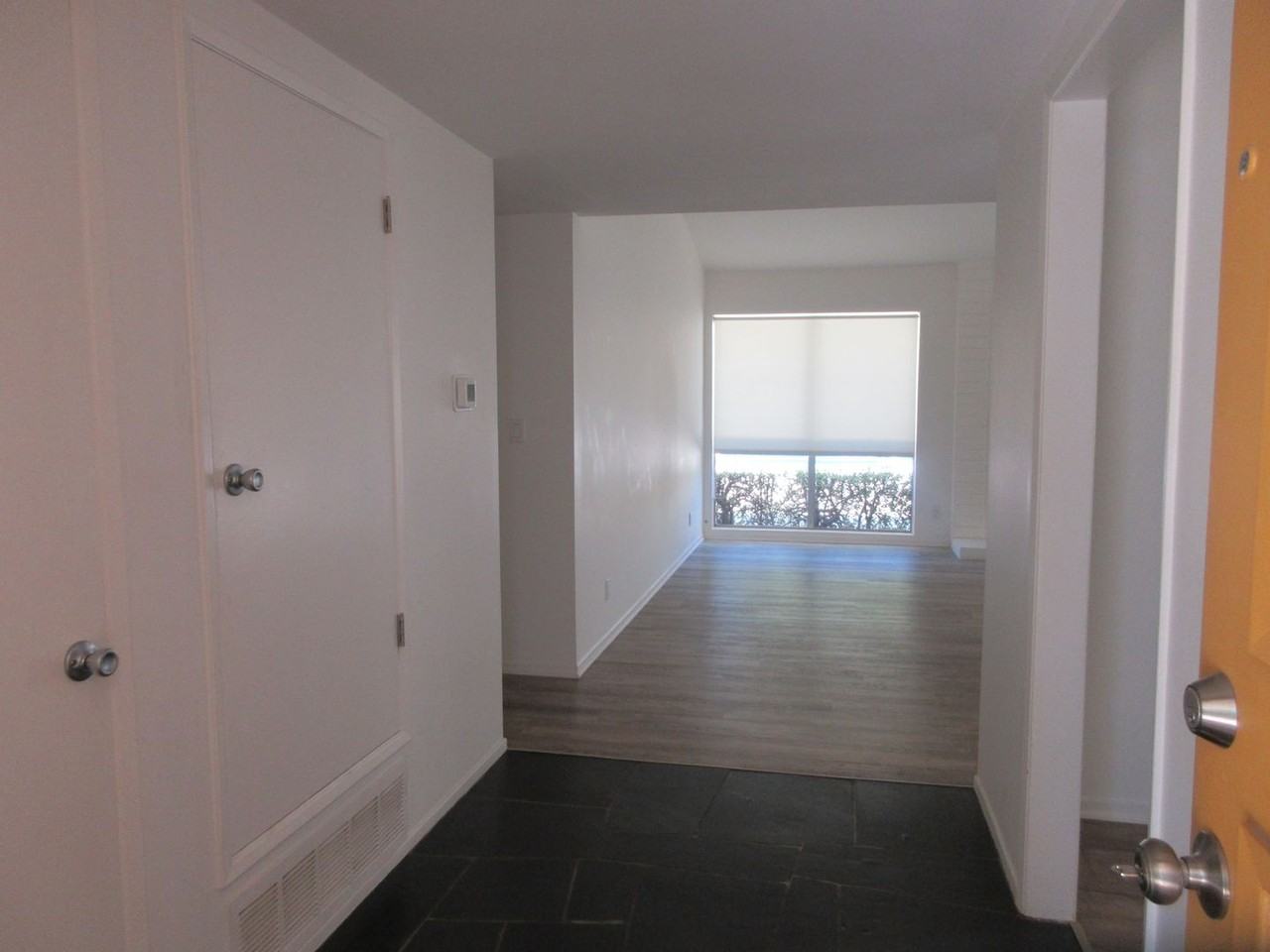 24300 Hatteras St - Photo 4 of 35