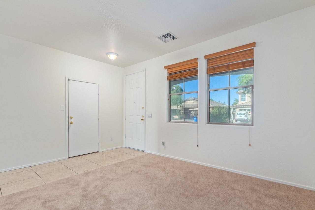 3209 W Saint Catherine Ave - Photo 6 of 40