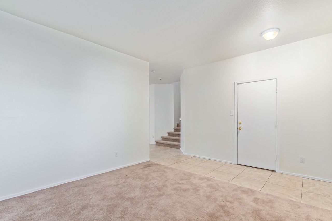 3209 W Saint Catherine Ave - Photo 7 of 40